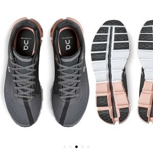 On Cloudflow Running shoes